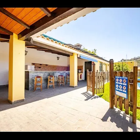 Garpellado Villa *